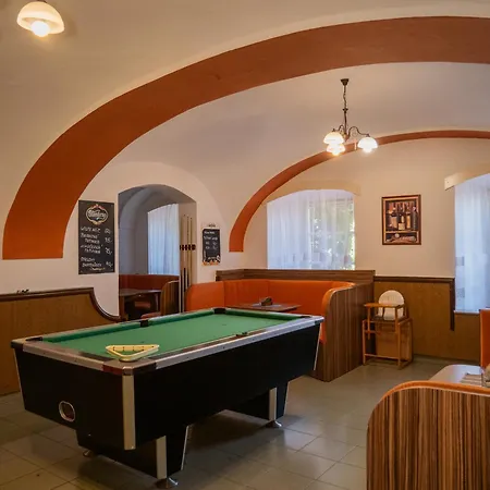 Club מלון Vranovská Ves