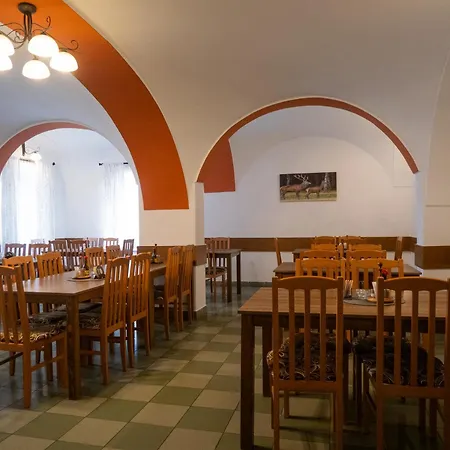 Club מלון Vranovská Ves